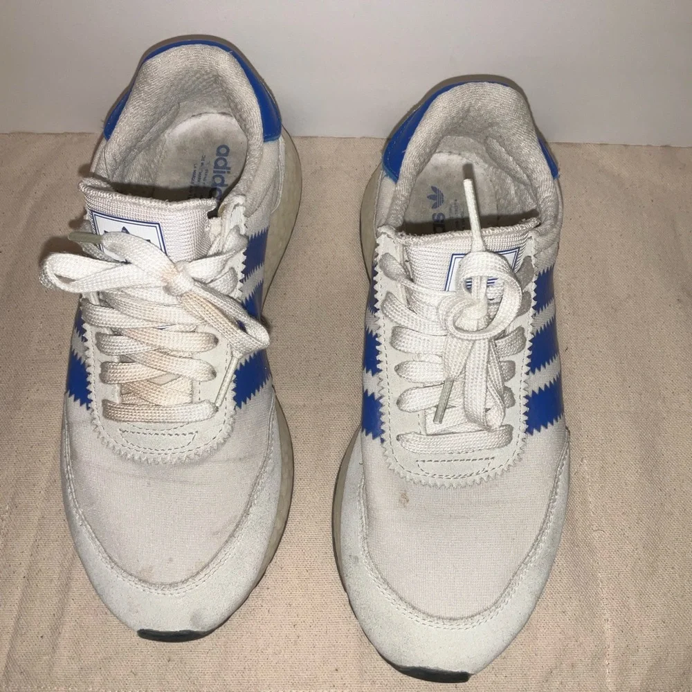 Adidas Men’s size 5 Classic White & Blue Trainers I-5923 Retro Runners Woman 6.5